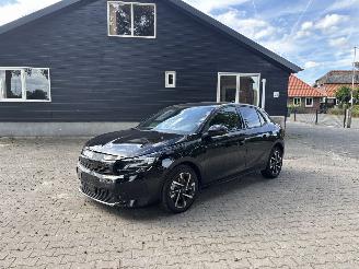 Schadeauto Opel  GS SPORT 100 PK NAVI CLIMA CAMERA VIRT DASH LED B.J 2024 FACELIFT 2024/2