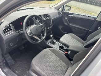 Volkswagen Tiguan 1.5 AUTOMAAT 150 PK NAVI CLIMA CAMERA VIR DASHBOARD LED TREKHAAK B.J 2024 picture 9