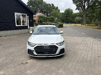 Audi A1 TFSI VIRT DASH AIRCO PDC B.J 2023 LICHTE SCHROEFSCHADE picture 8