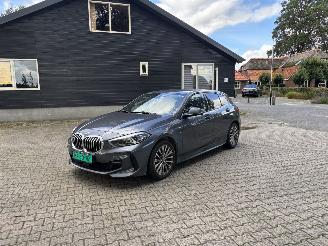 uszkodzony samochody osobowe BMW 1-serie 118 M SPORT 6 BAK NAVI CLIMA PDC LED B.J 2020 2020/1