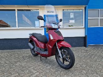 Schade scooter Kymco  PEOPLE S 2011/3