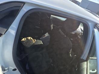 Renault Clio TCE90 picture 7