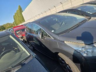 skadebil auto Peugeot 3008  2011/5