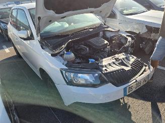 Voiture accidenté Skoda Fabia  2015/6