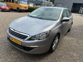 Voiture accidenté Peugeot 308 1.6 BlueHDI Blue Lease Pack 2015/7