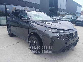 krockskadad bil auto Peugeot e-5008  2025/6