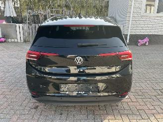 damaged passenger cars Volkswagen ID.3 PRO  150.KW - 62-KWH 2024/6