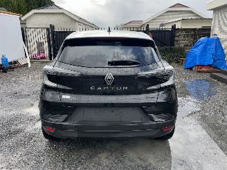 Renault Captur E-TECH AUTOMATIC - FACE-LIFT picture 1