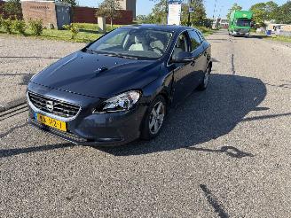 krockskadad bil auto Volvo V-40 V40 2.0 D3 Kinetic 2012/9