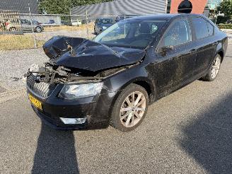 damaged passenger cars Skoda Octavia 1.2TSI Greentech Ambition Businessline 2014/11
