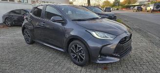 škoda osobní automobily Toyota Yaris 1.5 Hybride* Navigatie*LED*Aluminium velgen*Camera*trekhaak*KeylessGo* 2023/10
