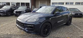 Damaged car Porsche Cayenne  2024/9