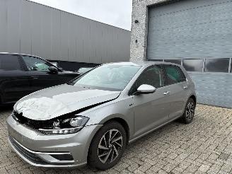 uszkodzony samochody osobowe Volkswagen Golf VW GOLF 7 1.6TDI DSG 2020 2020/2