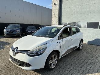 Coche accidentado Renault Clio RENAULT CLIO 1.5D AUTOMAAT 2016 2016/6