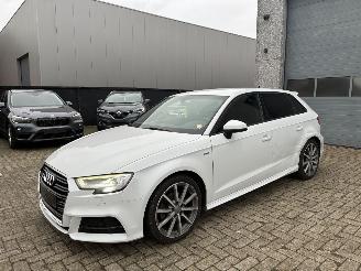 Voiture accidenté Audi A3 AUDI A3 1.6TDI DSG 2018 S LINE 2018/12