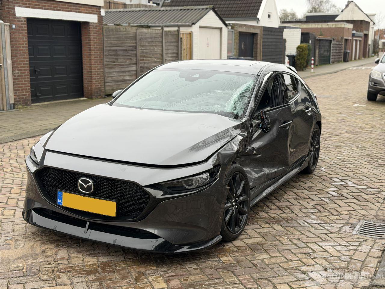 Mazda 3 2.0 e-SkyActiv-X M Hybrid 186 Luxury