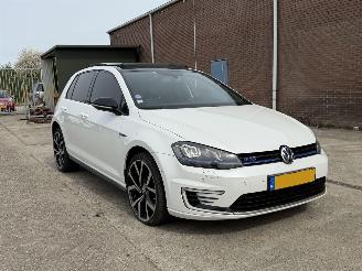 Unfallwagen Volkswagen Golf 1.4 TSI GTE PANO 2015/1