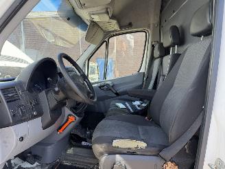 Volkswagen Crafter 30 2.0 TDI L2H2 BM AIRCO picture 11