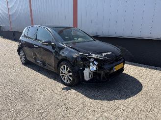 Damaged car Volkswagen Golf 1.6 TDI Comfortline BlueMotion 2011/1