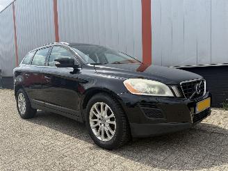 krockskadad bil auto Volvo Xc-60 2.0 D3 Summum AUTOMAAT 2010/1