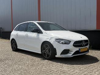 Schadeauto Mercedes B-klasse B250 AMG PANO SFEER 2019/1