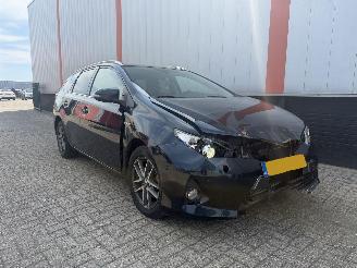 Schadeauto Toyota Auris Touring Sports 1.8 hybride 2014/1