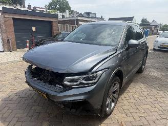 Vaurioauto  passenger cars Volkswagen Tiguan 1.5 TSI R-Line 7 PERS NAP 2021/1