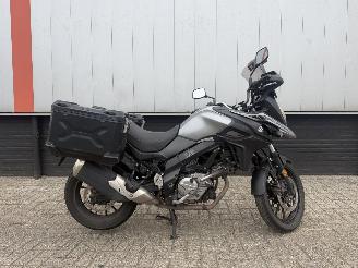 Damaged car Suzuki Actyon Suzuki All Road DL 650 V-Strom ABS 2021/1