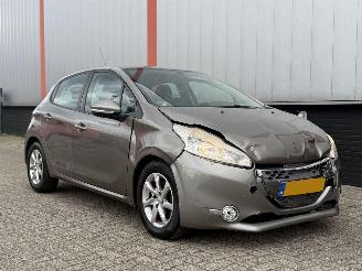 Schadeauto Peugeot 208 1.4 e-HDi Blue Lease 2012/1