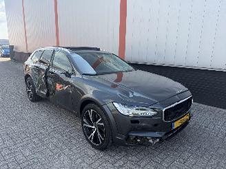 Avarii autoturisme Volvo V-90 V90 Cross Country 2.0 D5 AWD PRO 2019/1