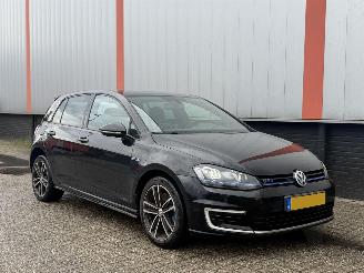 krockskadad bil auto Volkswagen Golf 1.4 TSI GTE 2015/1