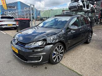 uszkodzony samochody osobowe Volkswagen Golf 1.4 TSI / GTE / DSG / PANO 2015/9