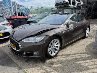 uszkodzony samochody osobowe Tesla Model S P85+ PERFORMANCE 2013/11