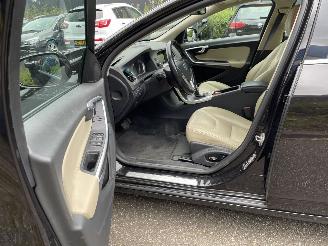 Volvo V-60 2.4 D plug in hybrid picture 7