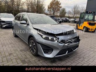 damaged passenger cars Kia Cee d Ceed Sportswagon Plug-in Hybrid Business Line 2023/12