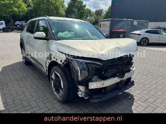 krockskadad bil auto Kia EV3 150 kW 81KWH BATTERY  BUSINESS PLUS 2025/4