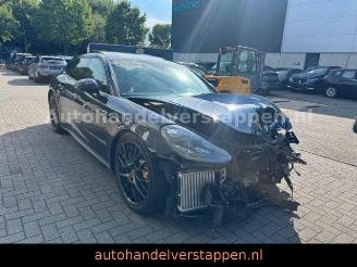 damaged passenger cars Porsche Panamera Sport Turismo 4 E-Hybrid Platinum Editi 2022/11