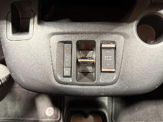 Peugeot Partner 1.5BlueHDI 96kW Automaat 130 Eat8 S&S picture 38