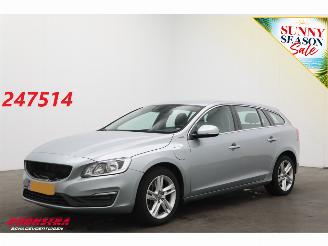 Avarii autoturisme Volvo V-60 2.4 D6 AWD Plug-In Hybrid Summum H/K Cruise Navi Clima Leder PDC 2014/11