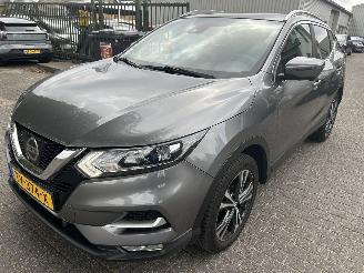 uszkodzony samochody osobowe Nissan Qashqai 1.2 Tekna  ( Panoramadak ) 2018/3