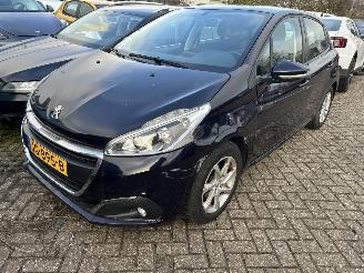 skadebil auto Peugeot 208 1.2 PureTech Active 2016/3