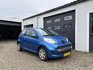  Peugeot 107 1.0-12V Urban Move 2010/1
