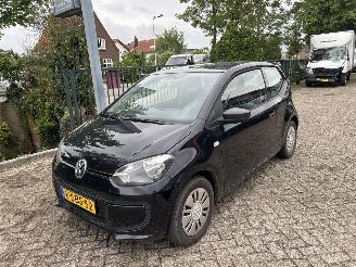 skadebil auto Volkswagen Up! 1.0 EASY UP 2013/10