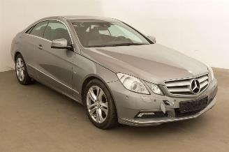 Mercedes E-klasse E200 Coupé Automaat Motorschade picture 2